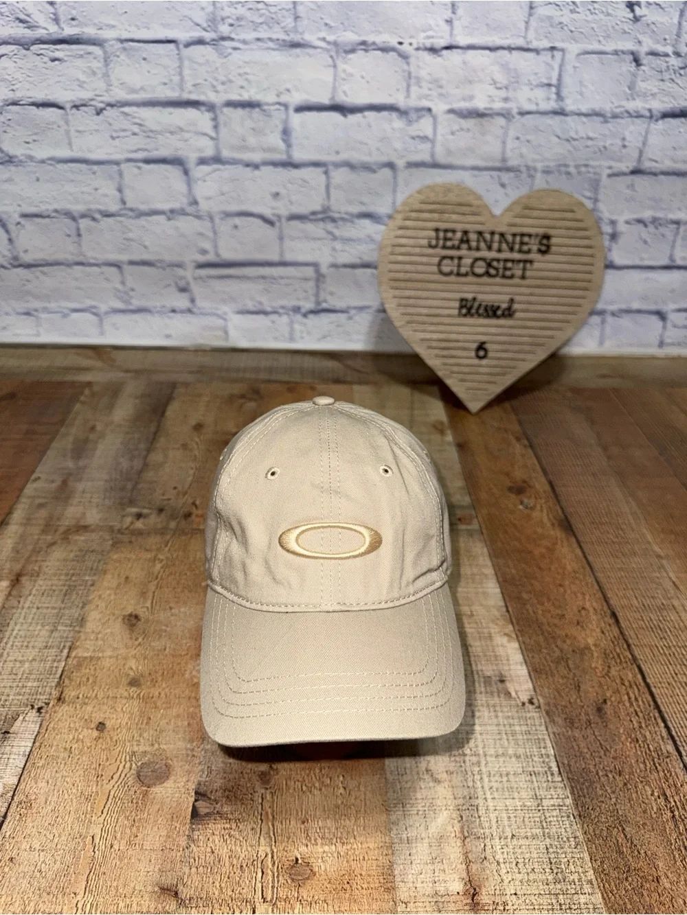 Oakley tan strapback hat